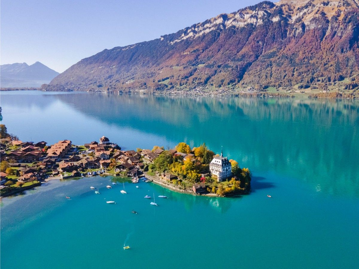 Lake Brienz: A blue pearl at the foot of the Alps