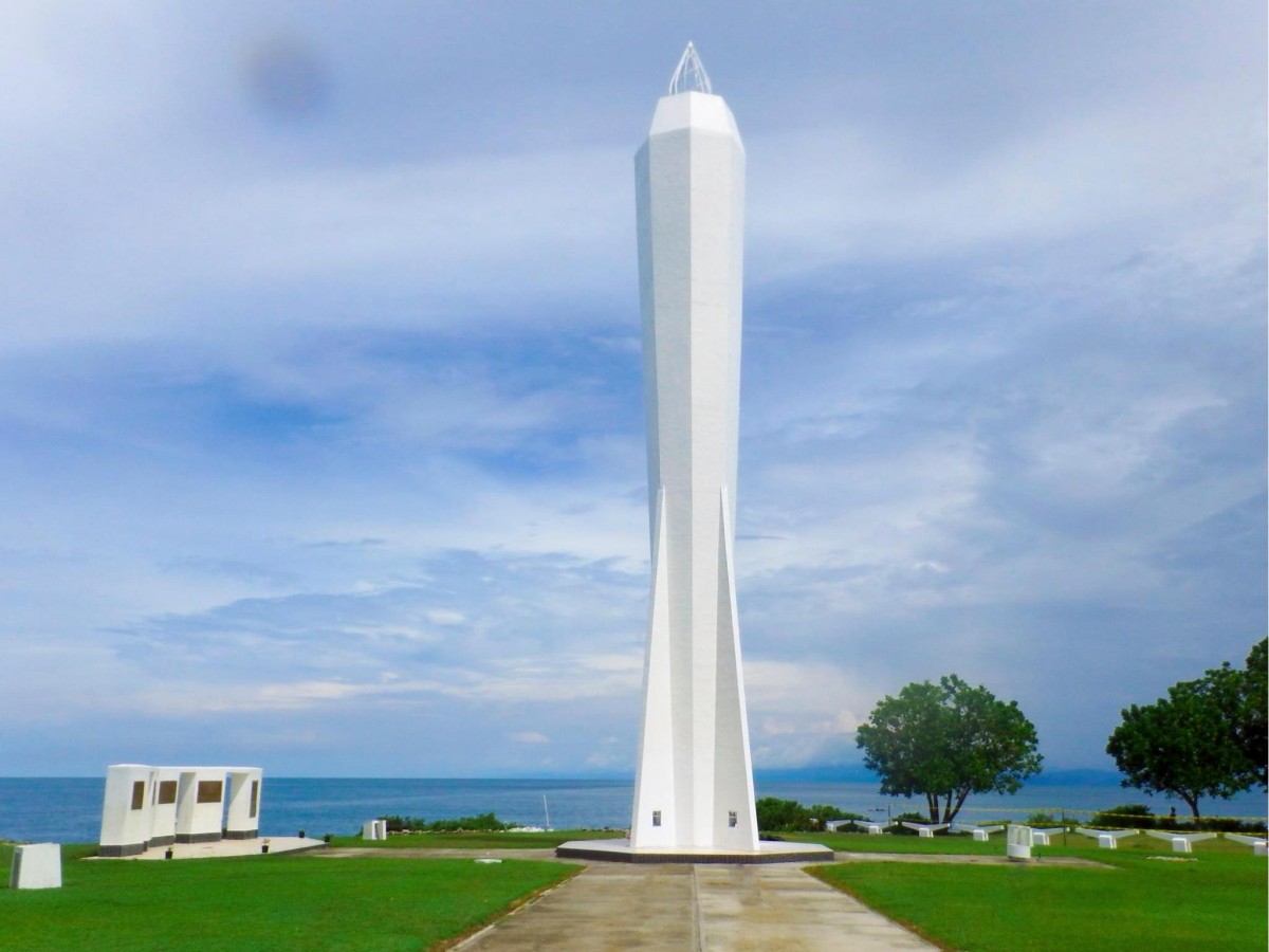 A lighthouse with a story: Kalibobo's past and present