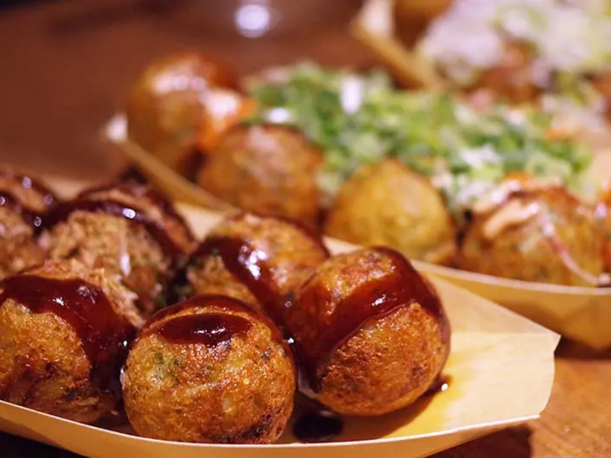 Food and night market: taste Osaka at night