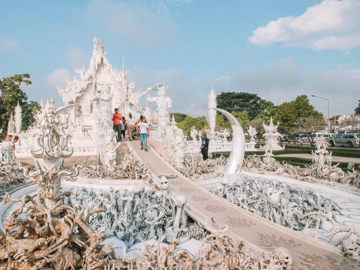 First acquaintance with the White Temple