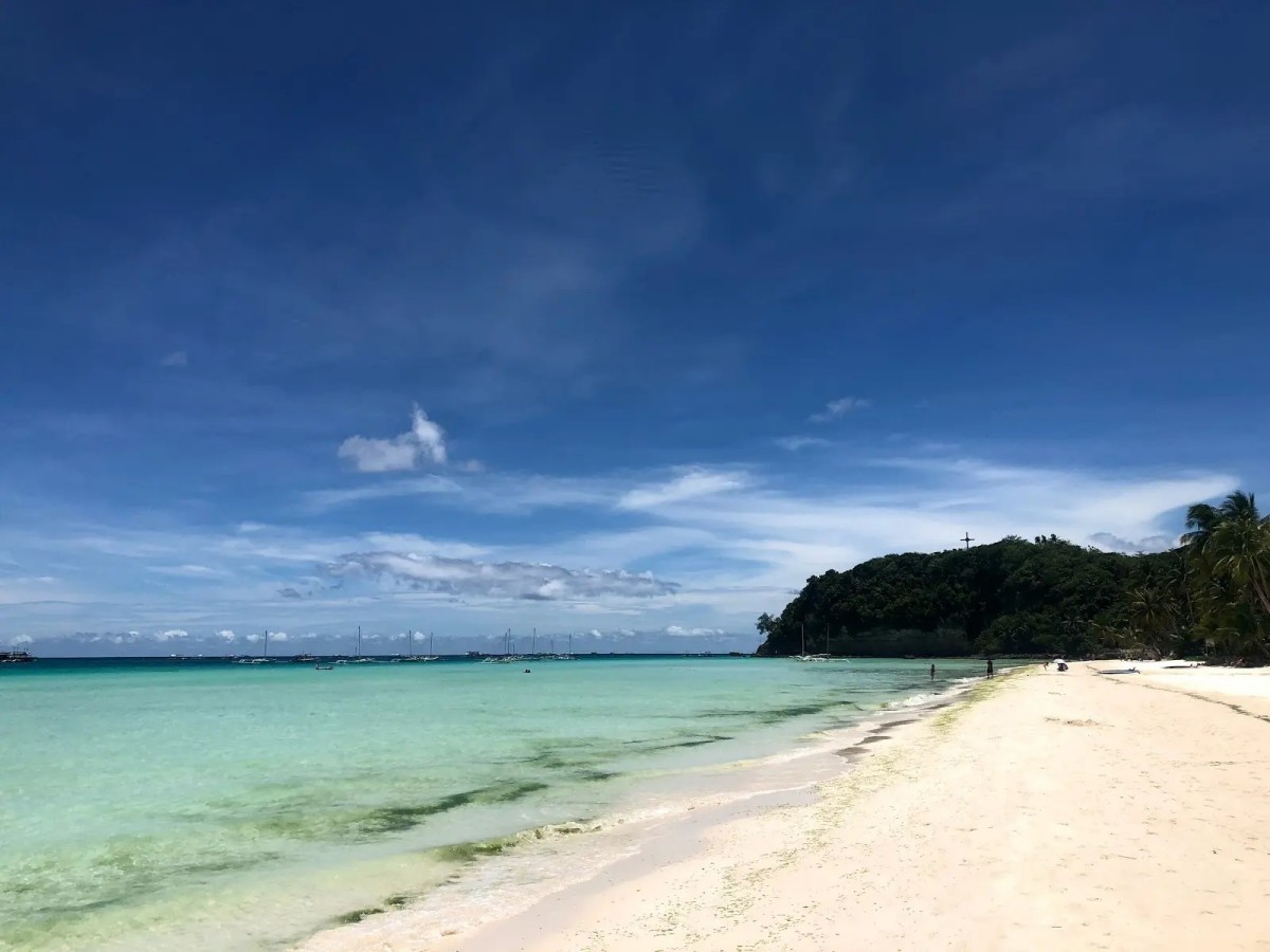 Station 1: A luxury vacation paradise, where tranquility and sophistication go hand in hand