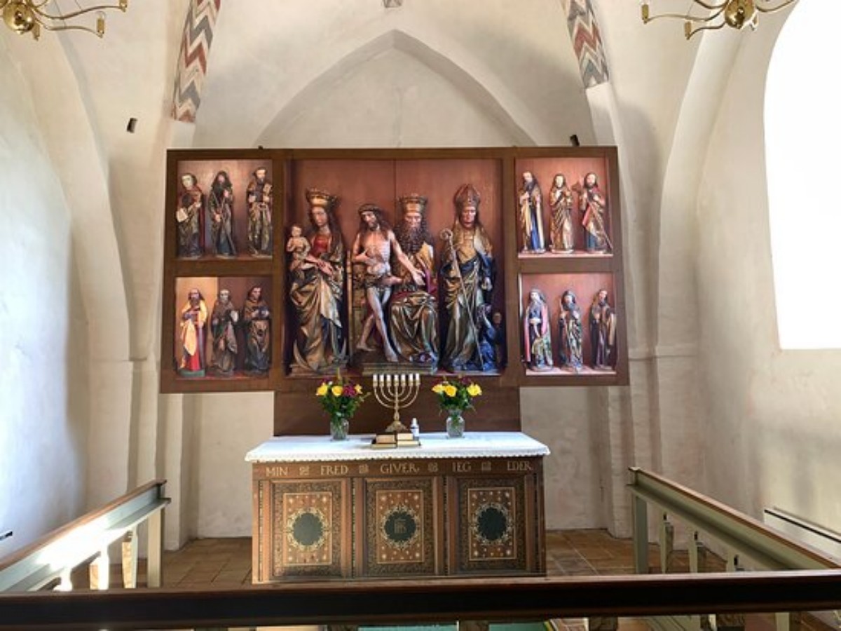 A holy place where history and musical notes are intertwined: the art and echo of Lange Church