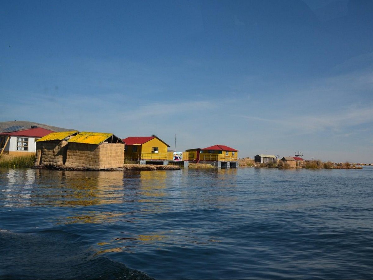 Stay overnight on a “floating island”: the Ulu is not a legend!