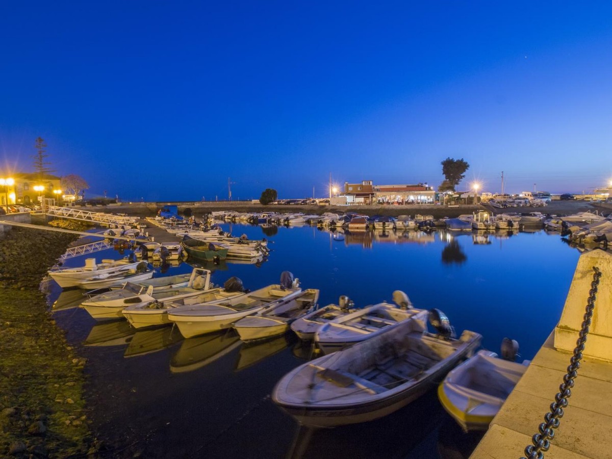 Fishing boat culture: taste the authentic marine life