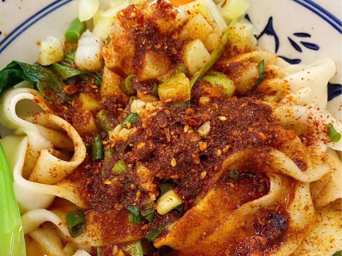 Shaanxi Oil Splattered Noodles: The King of Spicy Noodles