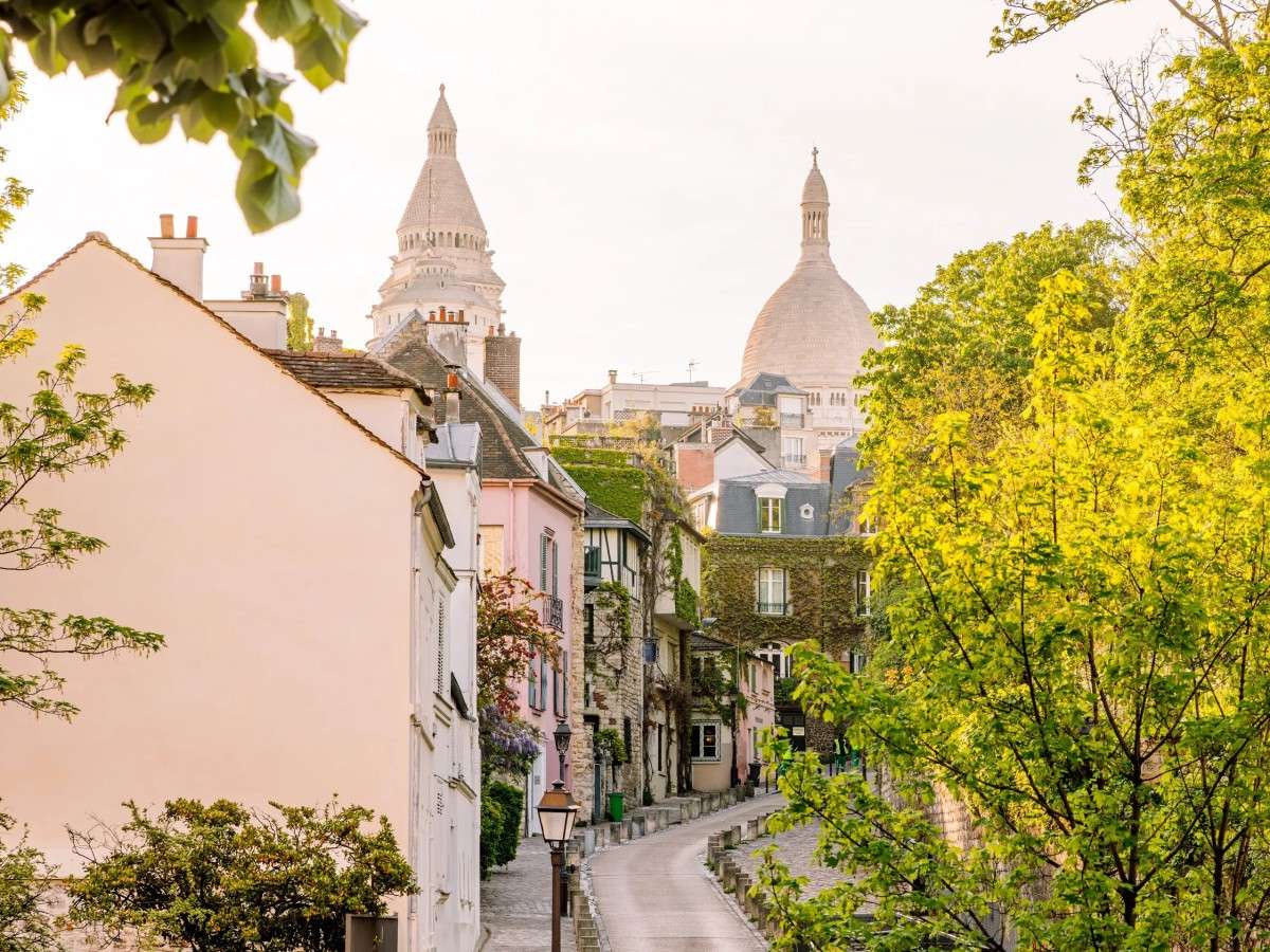 Art Hall: The Soul of Montmartre