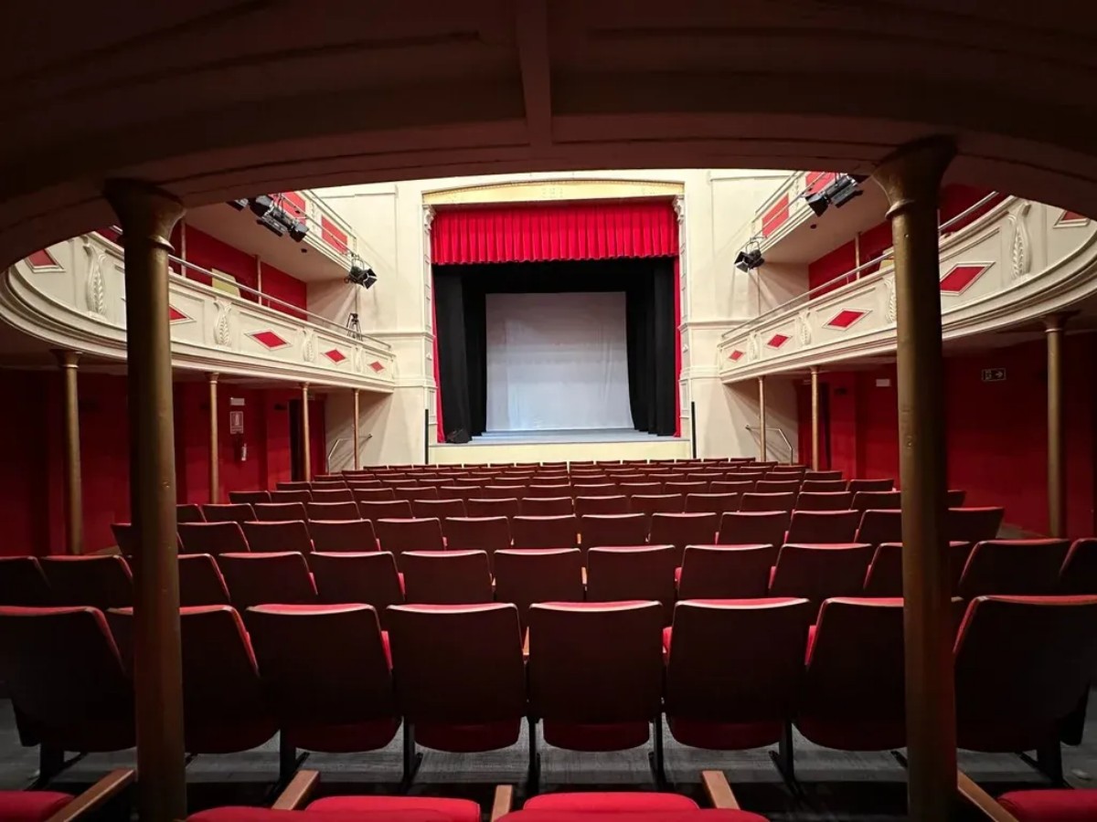 5. Midnight Fantasy Tour: The other side of the theater