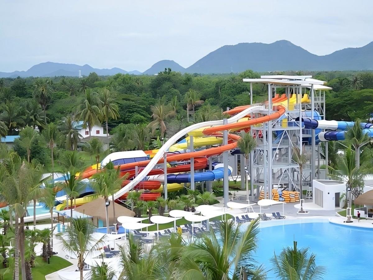 3. Locals' Secrets: Unlocking the "Atypical" Santorini Park