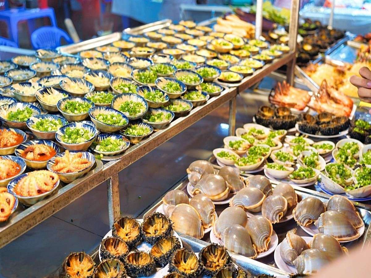 The island taste on the tip of your tongue: Bay Market