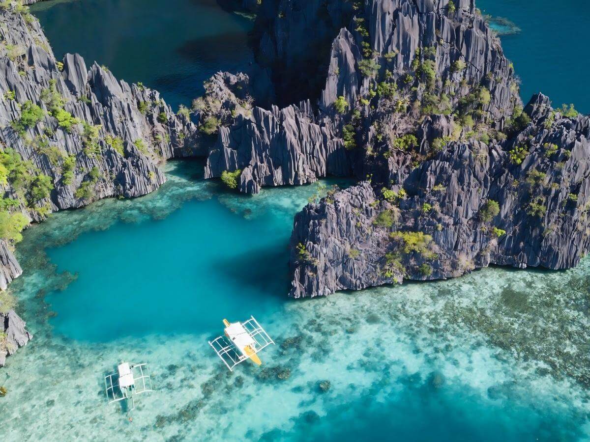 Twin Lagoon: Explore a unique geological wonderland