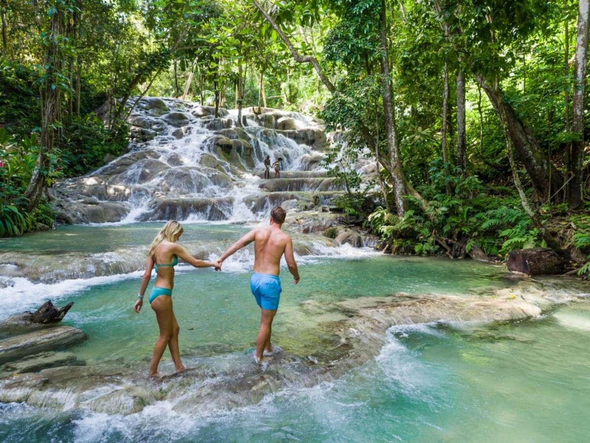 Natural massage pool, feel the gentle embrace of nature