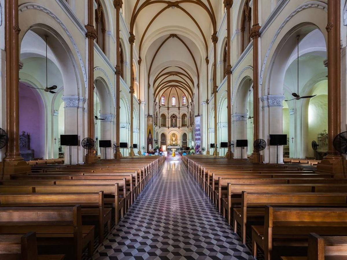 Attractions and food around the church