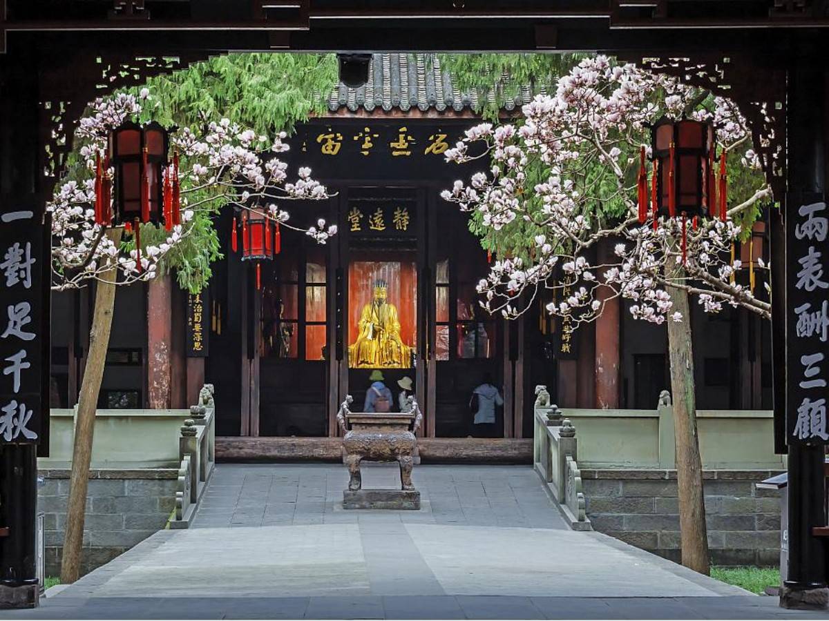 Accessibility and Facilities at Wuhou Shrine