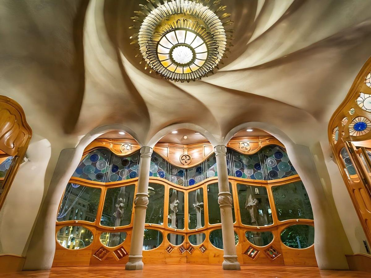 Interior wonders: a blend of art and life