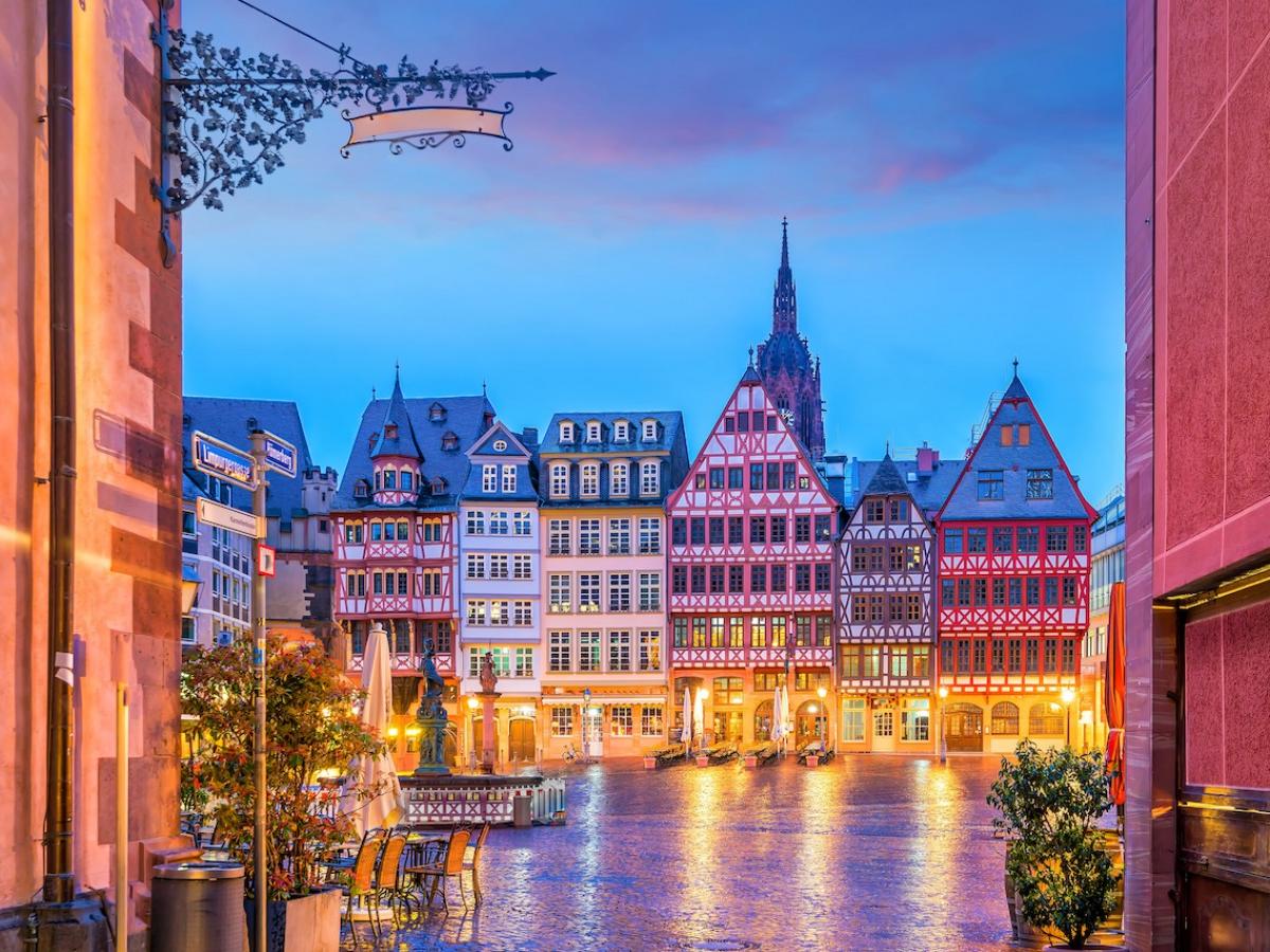 Experience the Römerberg's colorful activities