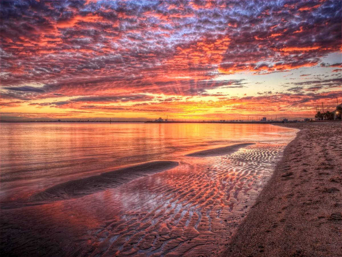 The most beautiful sunset, encounter the dream moment of St Kilda Beach