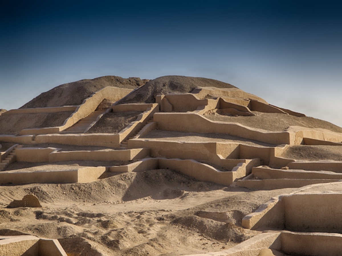 Architectural features and archaeological discoveries