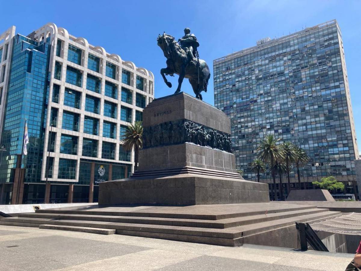 First meeting Artigas: This is not only a general, but also the soul of a country