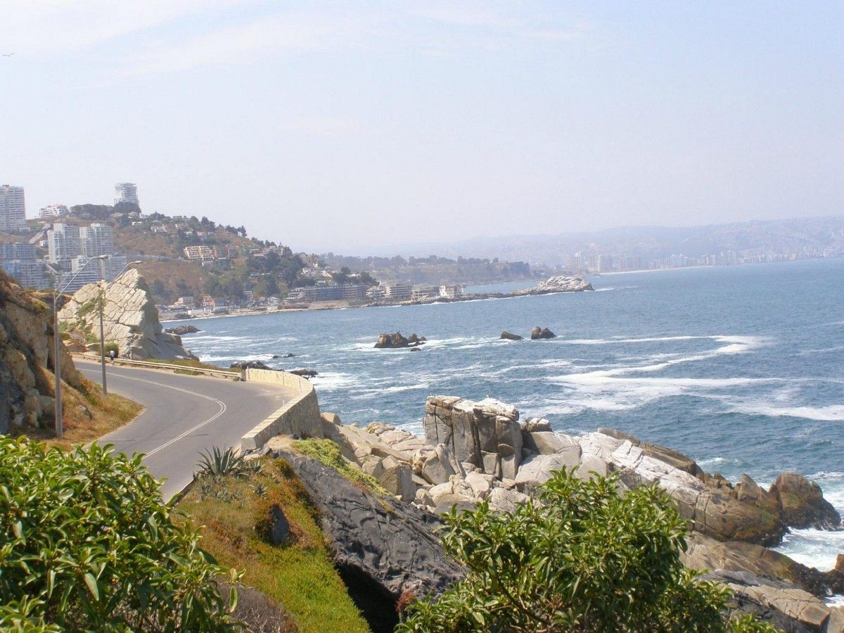It's not a “tourist beach”, it's the Chilean's own “model of vacation life”