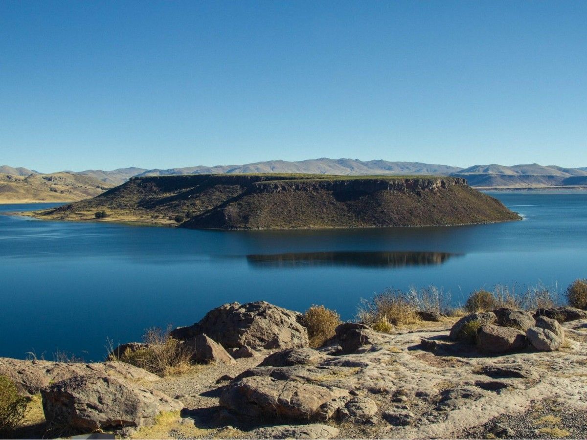 Recommended exploration route: walk slowly from the lake, don't rush straight to the top of the tower