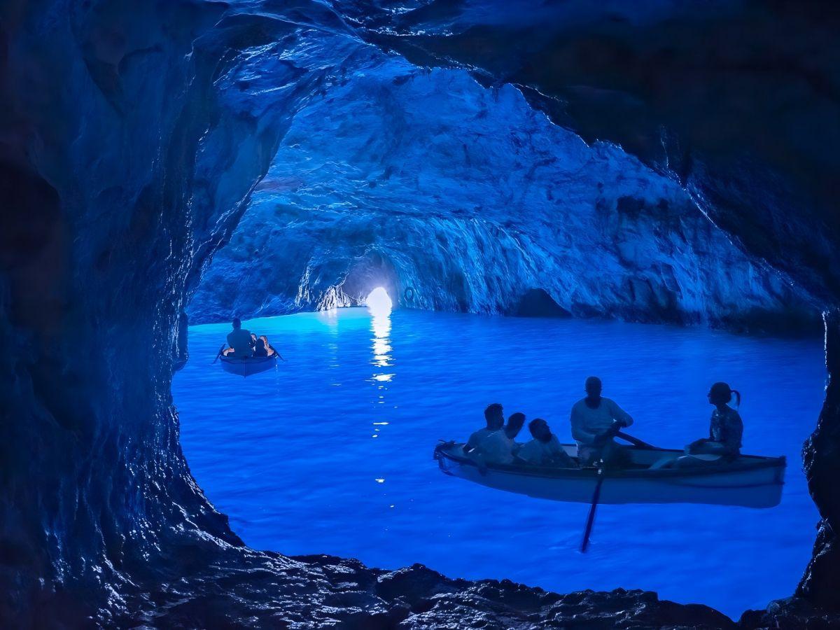 Explore the Blue Grotto and discover the blue light of dreams