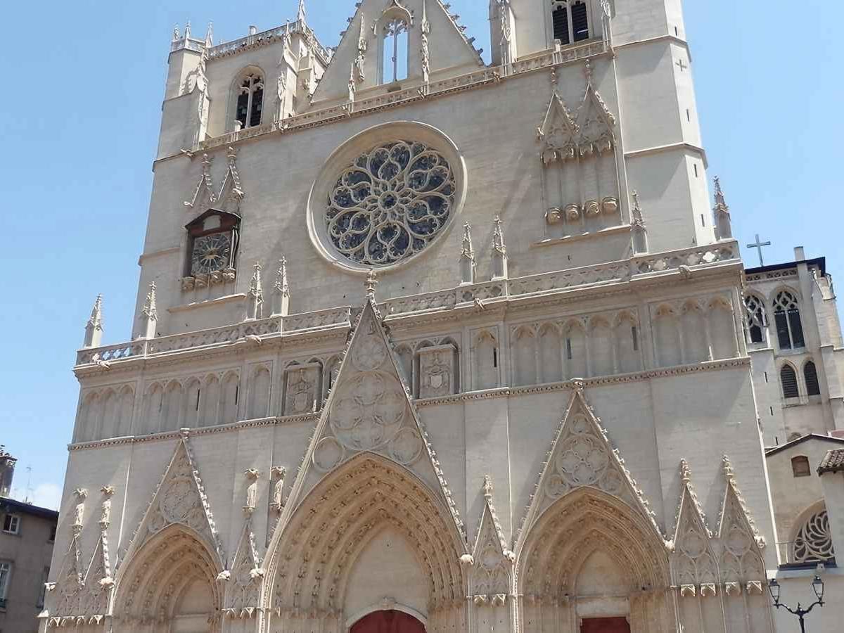Appearance: A fine Gothic masterpiece