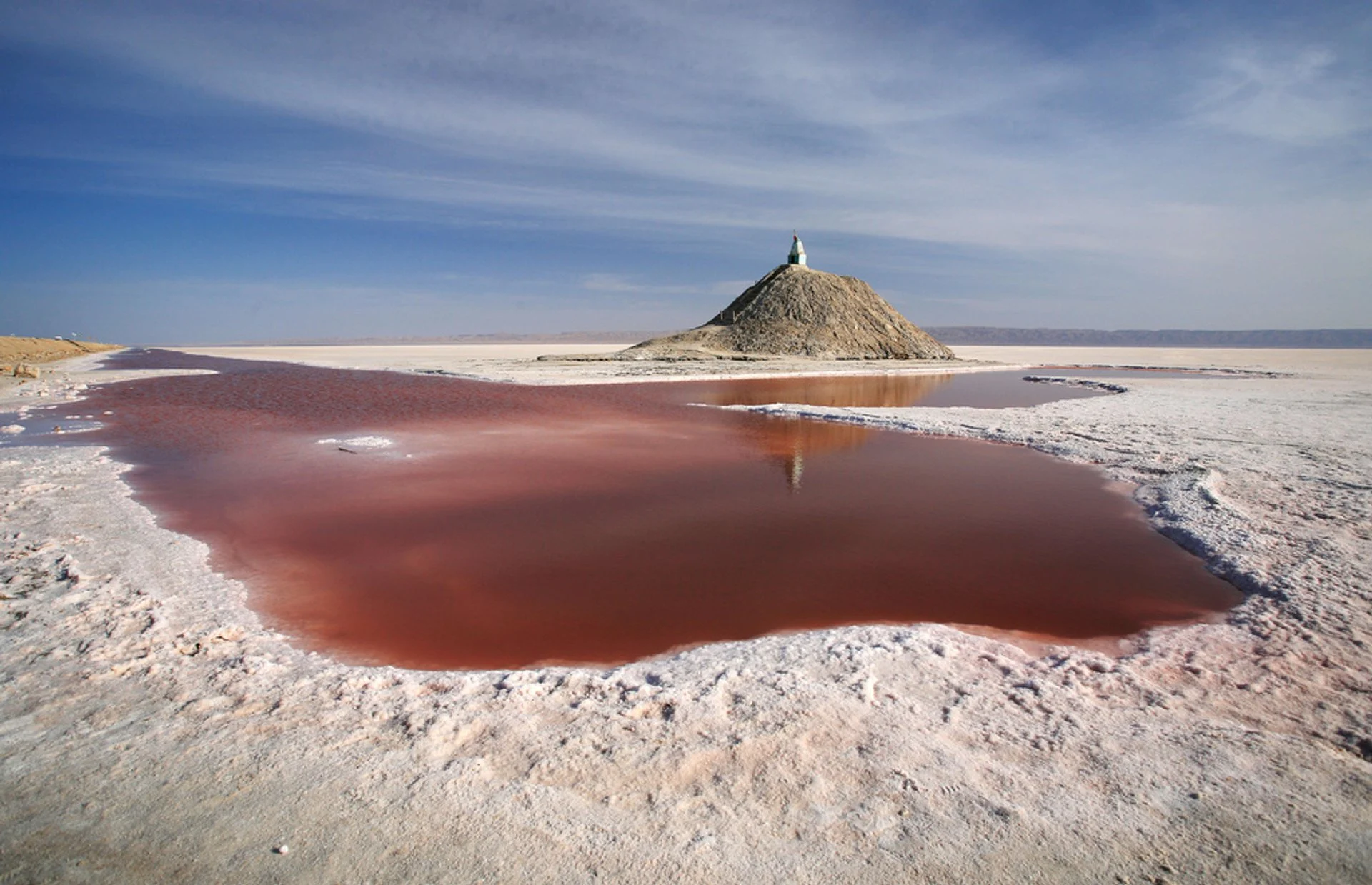 Dry season (May-October): Salt desert wonders and "Mars surface"