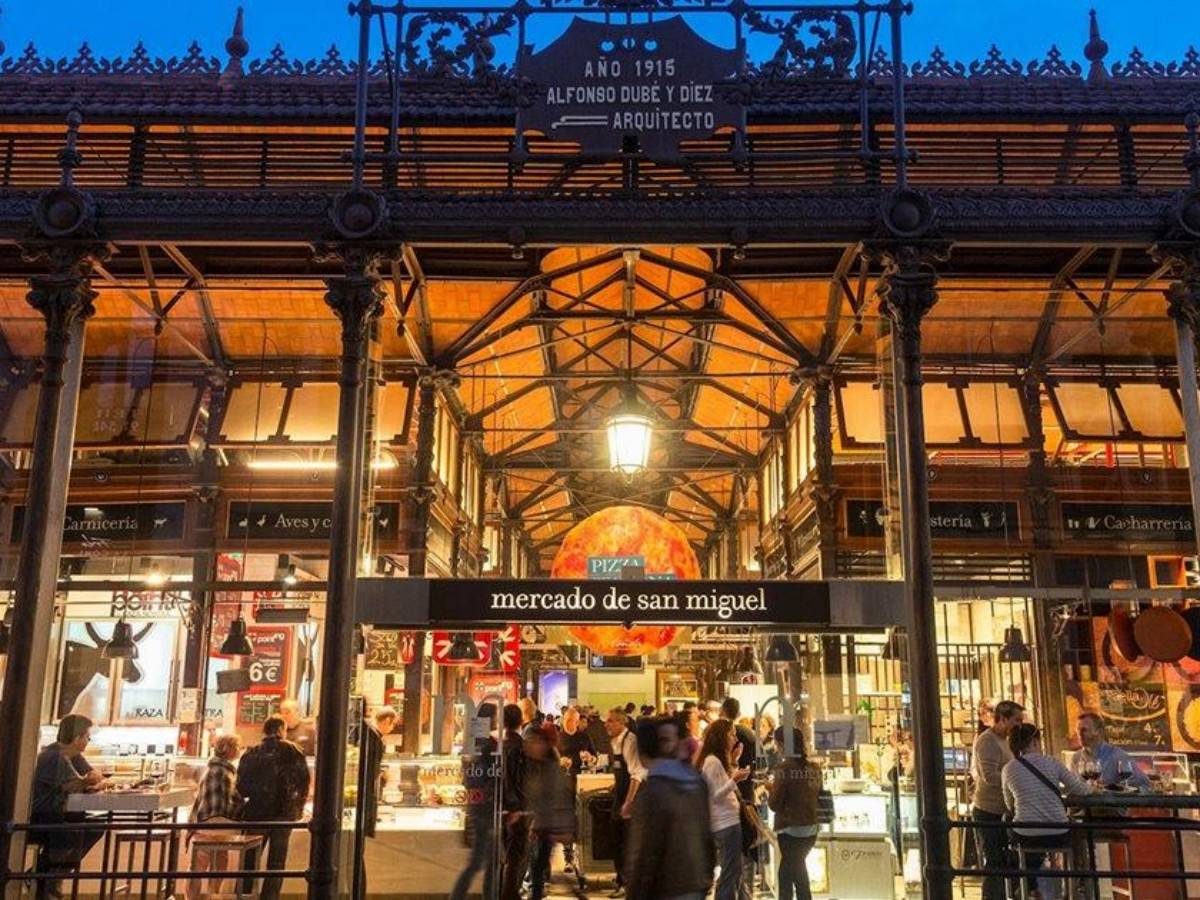 Beyond food: the unique atmosphere of the market
