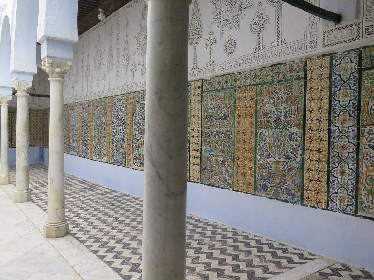 3. "Hidden rules" that tourists cannot see