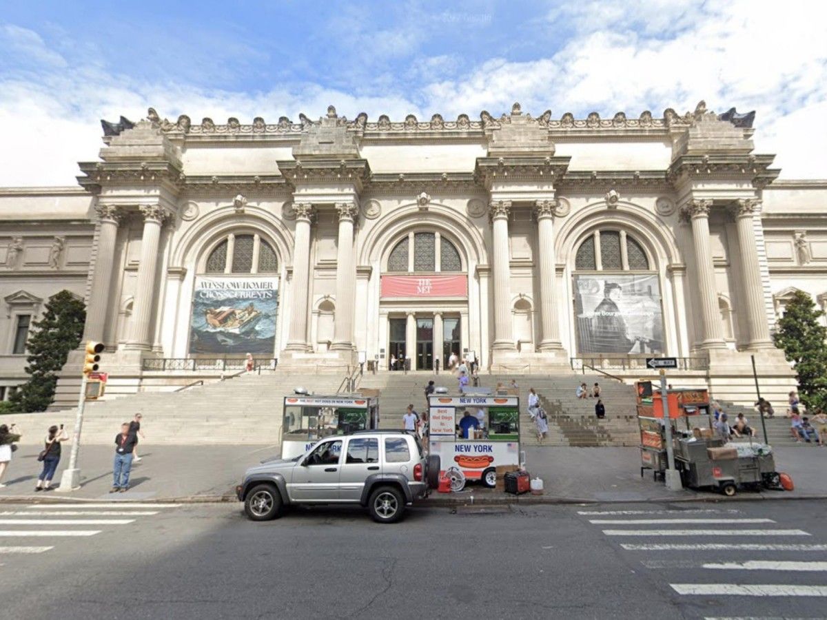 The Museum's Architecture and Notable Galleries