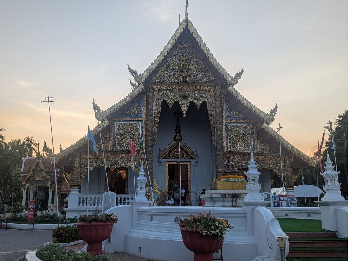 Best Time to Visit and Experience the Atmosphere