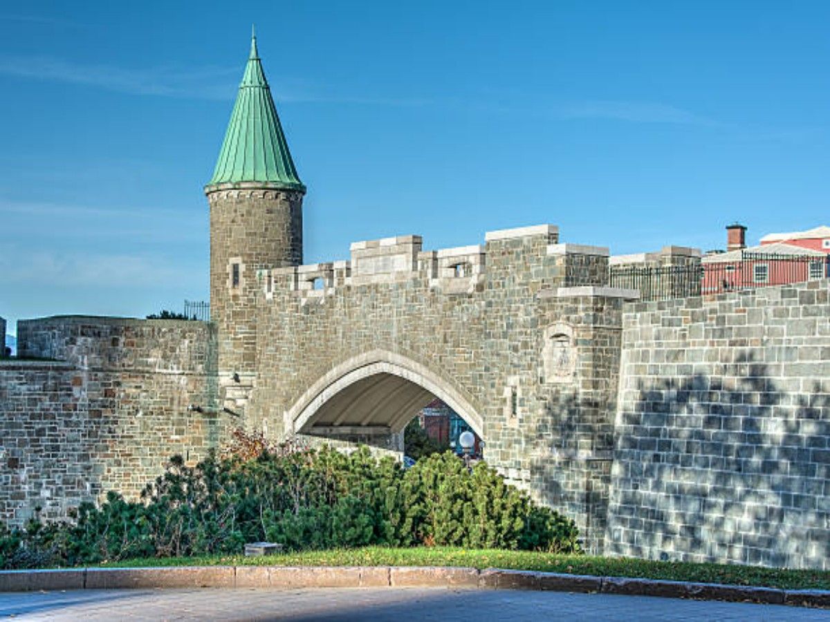 Fortifications of Quebec: The only complete city wall in North America