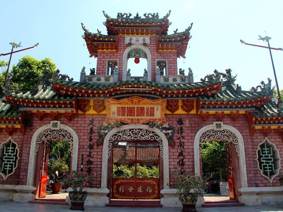Cultural significance: an important carrier of inheritance and exchange