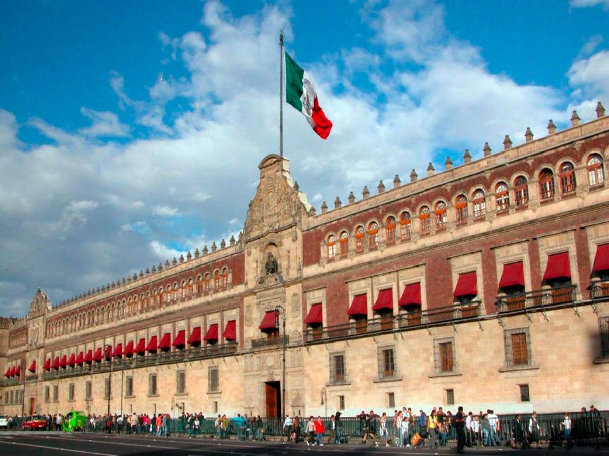 Nightfall: The dazzling Zocalo Square