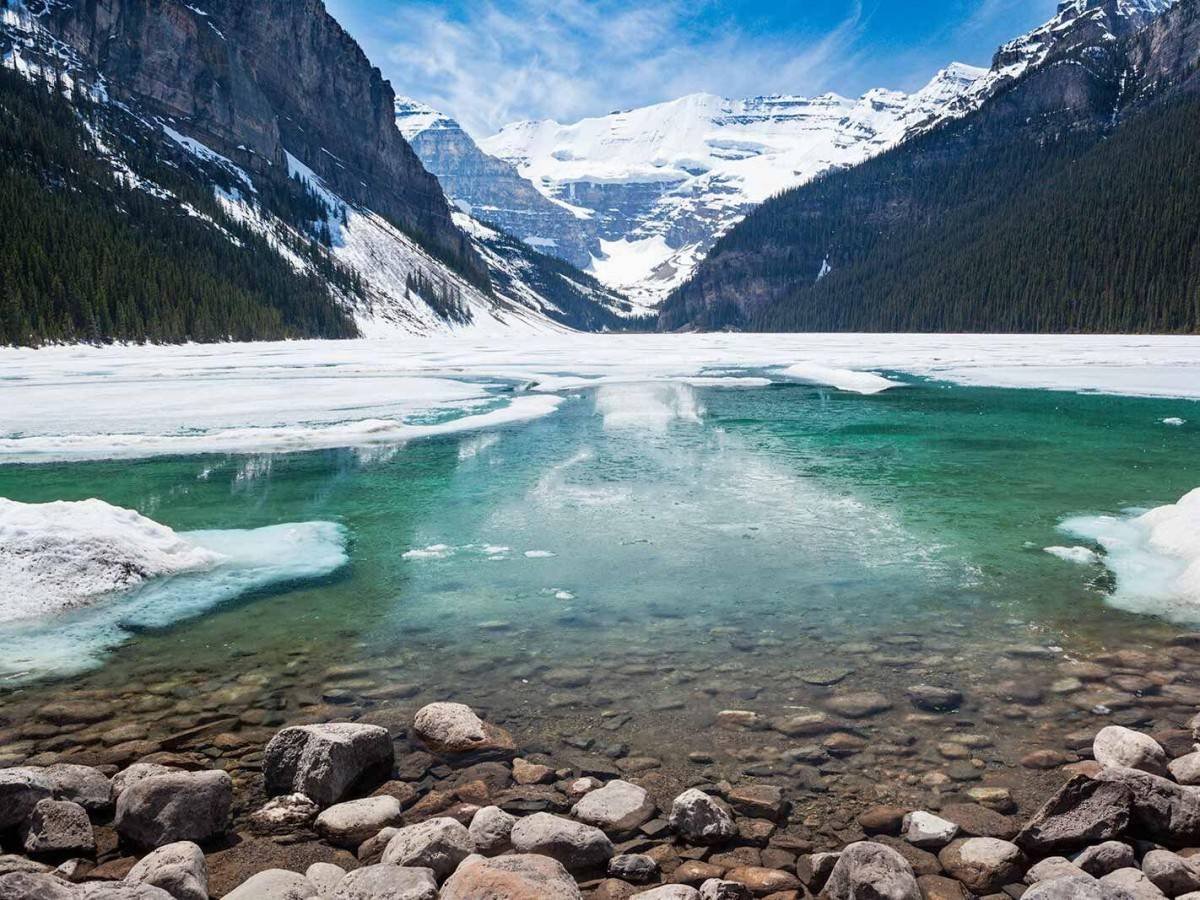 Enter the heart of the glacier: recommended hiking routes