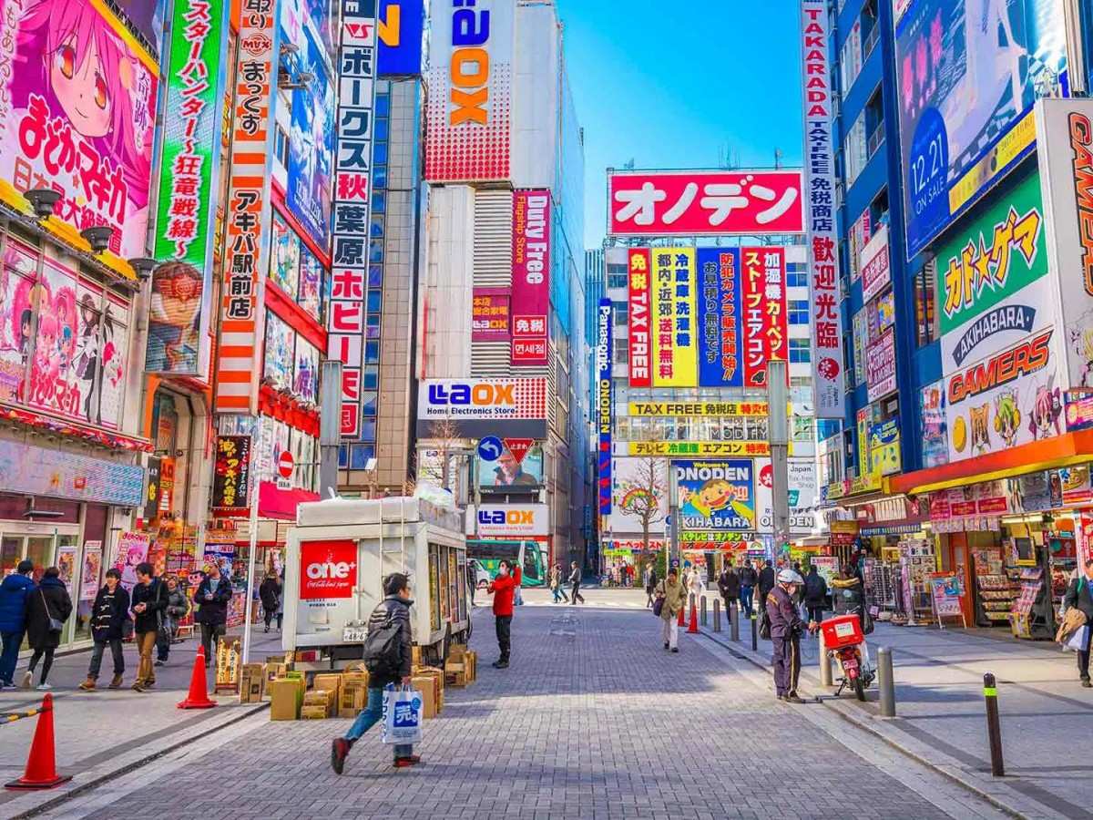 A complete analysis of the Akihabara figure ecosystem