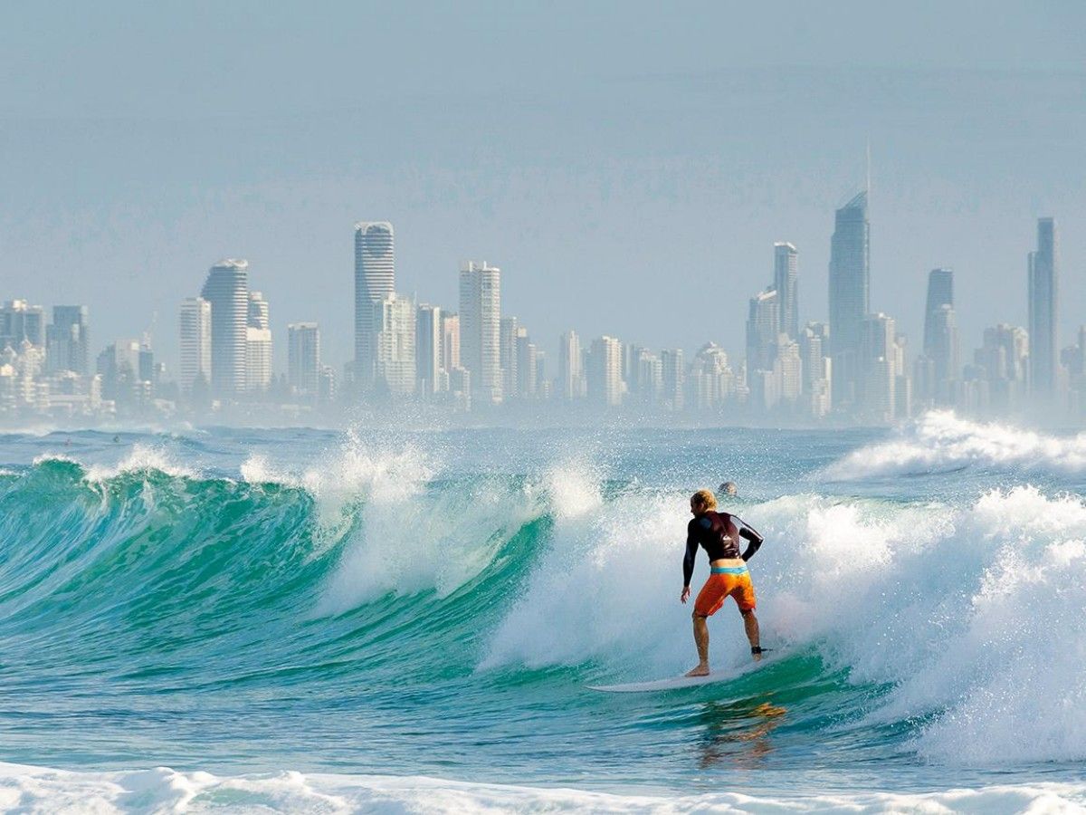The perfect combination of sunshine and waves: the pearl of the Gold Coast