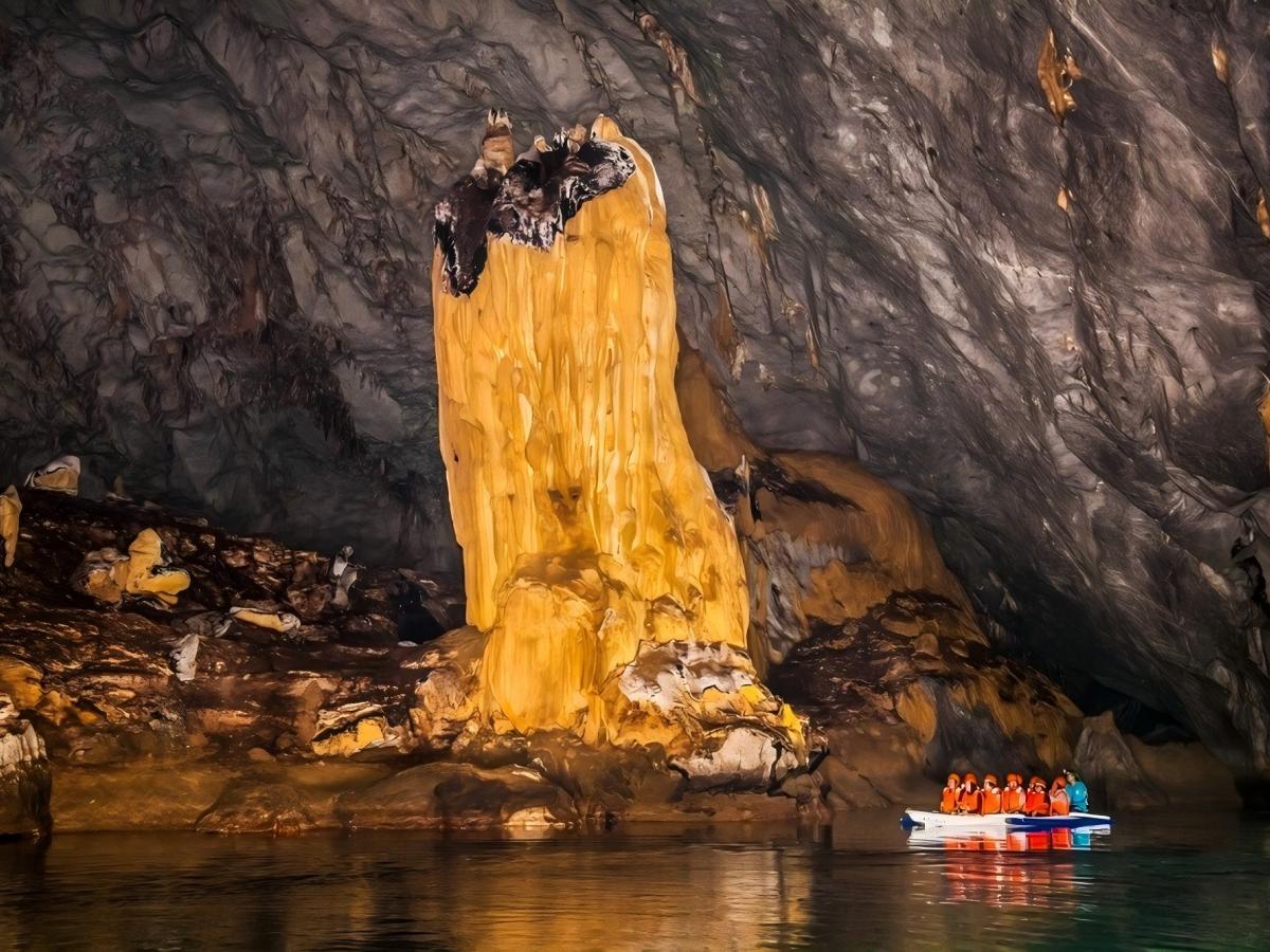 Ecological treasure trove: the miracle of life underground