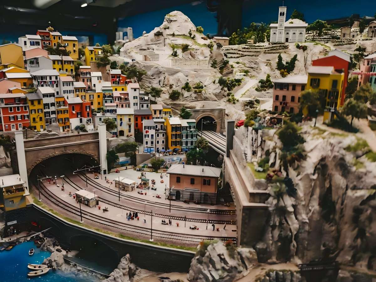 Construction of the model: fine craftsmanship and innovative technology