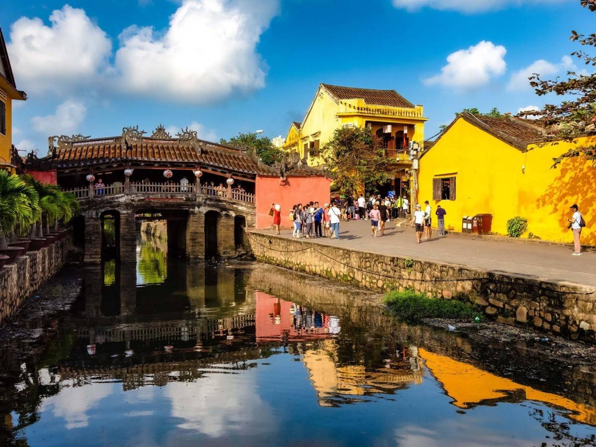Surrounding environment: complementing the ancient town
