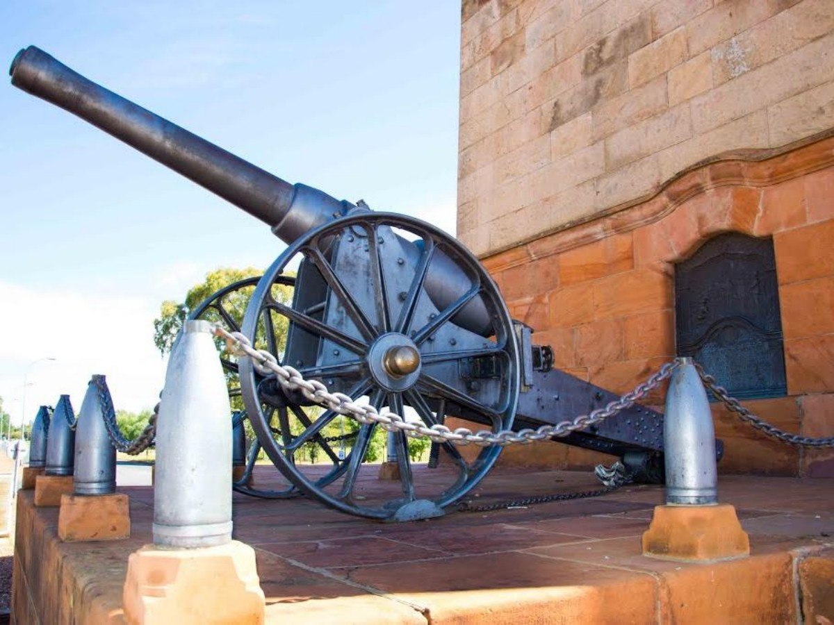 1. The bloody background of the Boer War: Why use corpses as building materials?