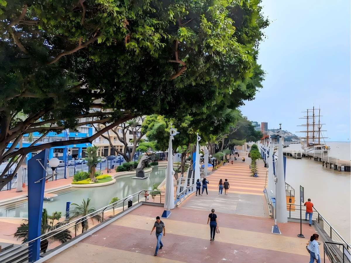 The charm of the promenade
