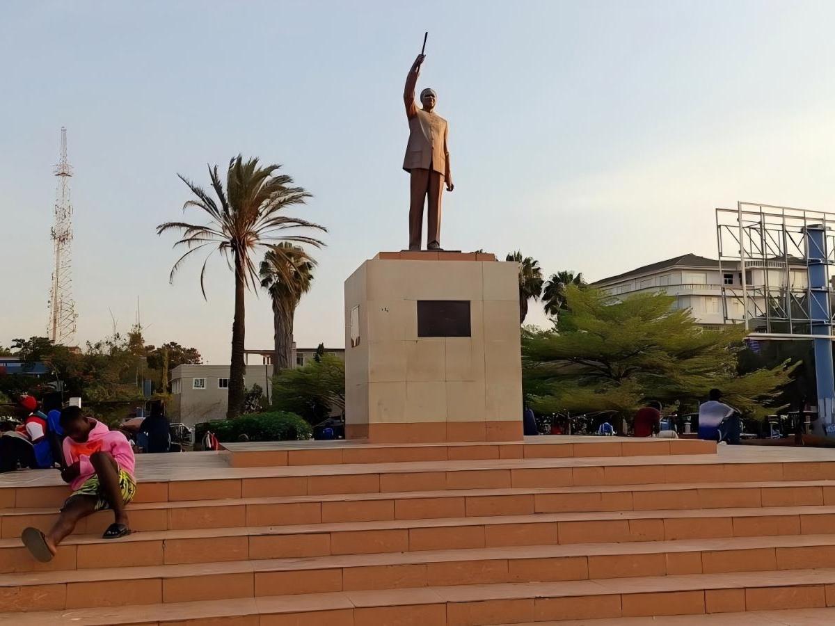Visitors' Feedback: The Charm of the Plaza in its Authentic Sound