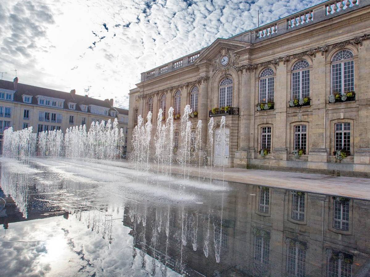 The unique charm of the water mirror