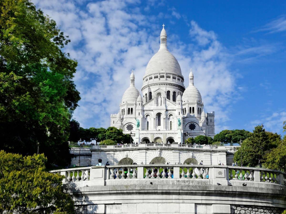 Tracing the origin of Montmartre: the transformation from a rural area to an urban area