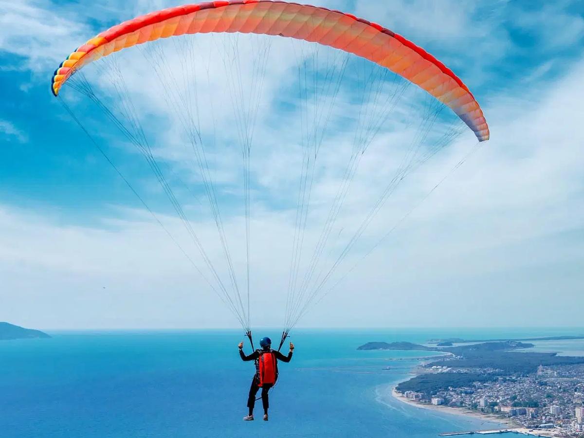 Paragliding