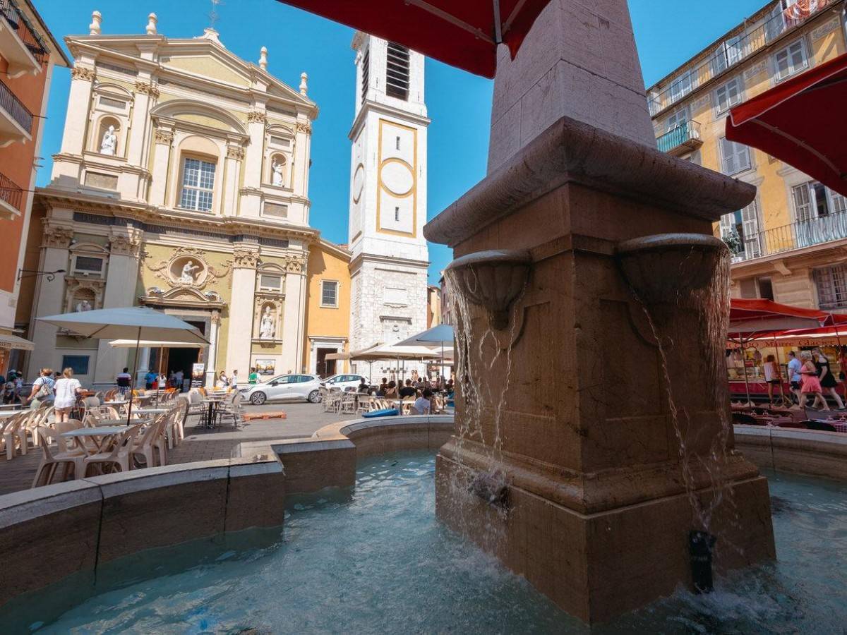 Check out the landmarks of the old city