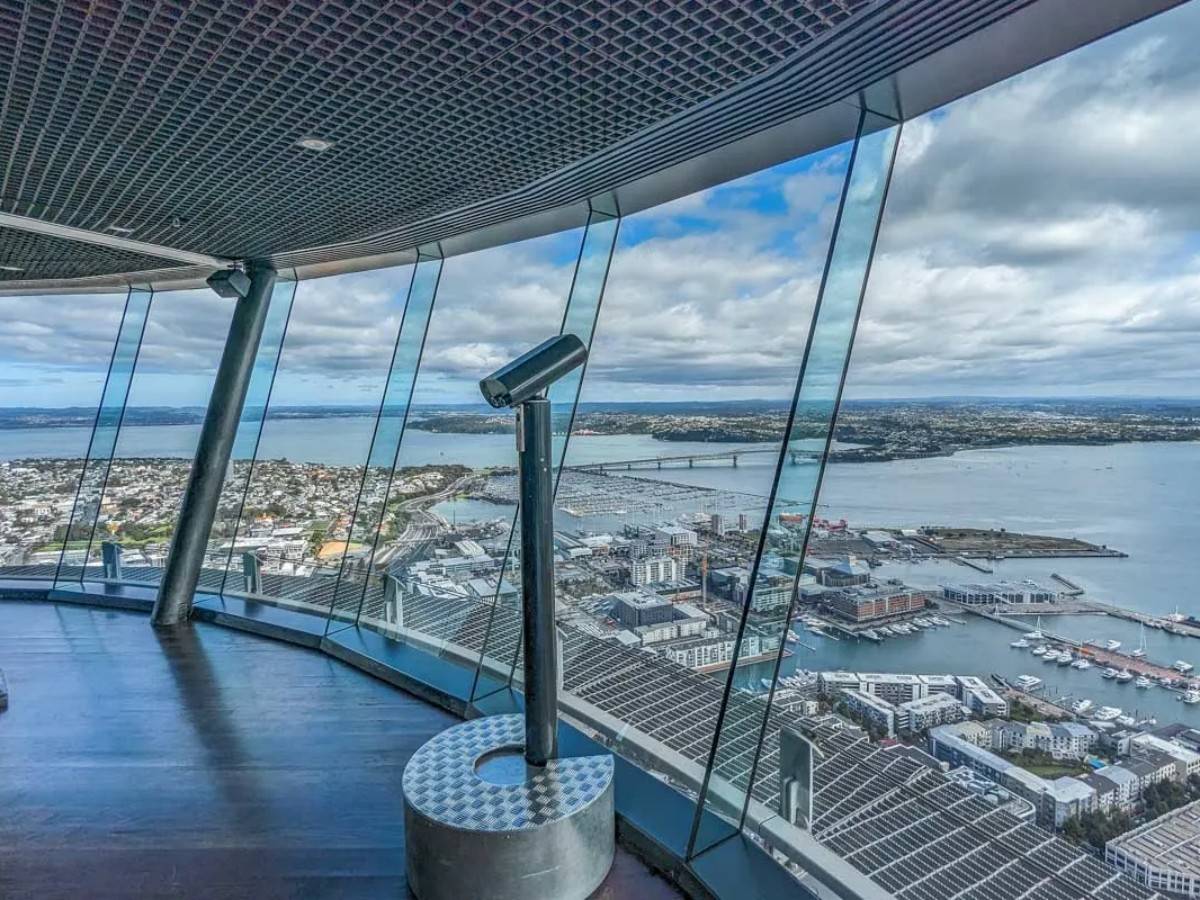 Dining enjoyment: a feast of food in the clouds