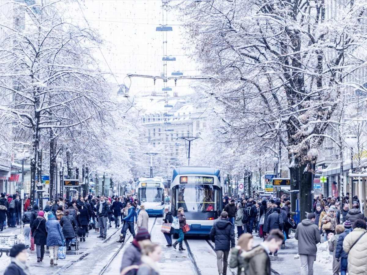How to plan your trip to Bahnhofstrasse