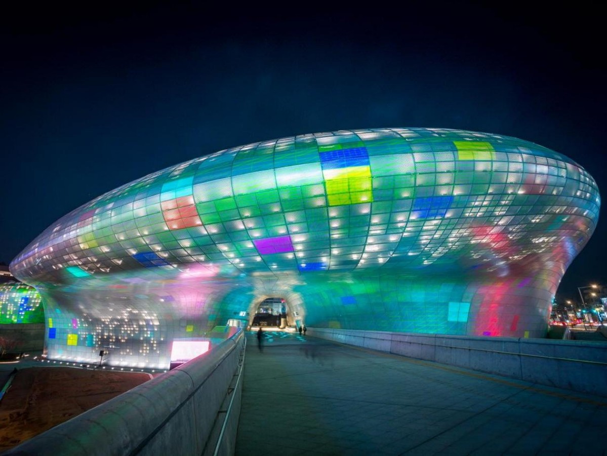 Tour Dongdaemun at night and experience a different Seoul style